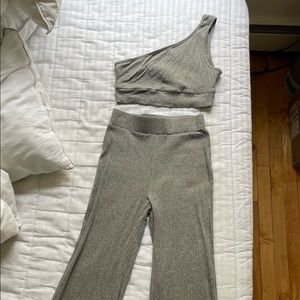 Ribbed Yoga Pant and Crop Set in Petite XS